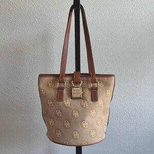 VTG Dooney & Bourke Bucket Shoulder Bag Purse Canvas Leather Monogram